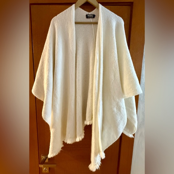 Beryll Cashmere Off-White Women’s Wrap - Picture 1 of 5